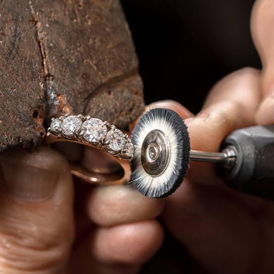 Gold Jewellery & Watch Polishing Service