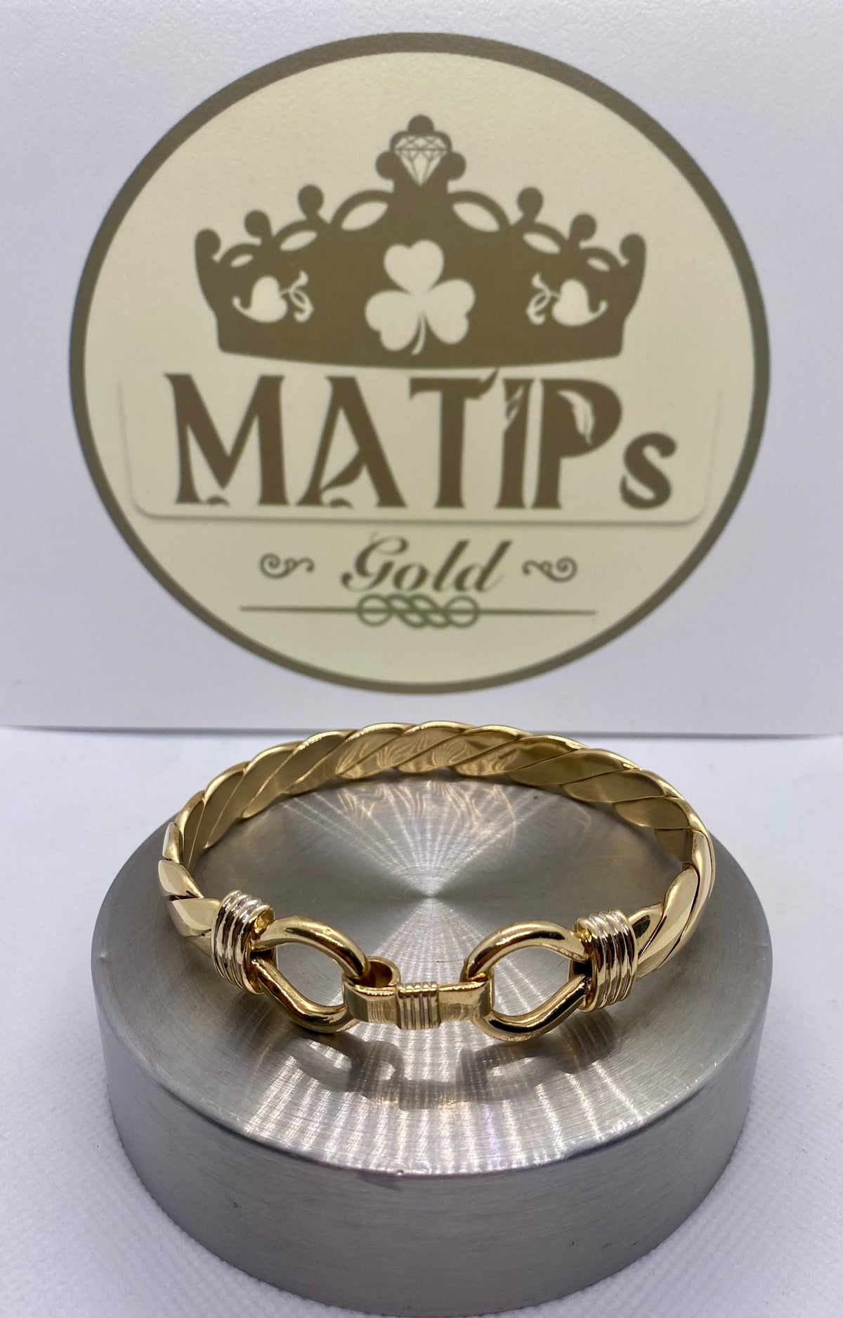 9ct gold double hook bangle 60g